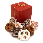 Holiday Chocolate Pretzel Grahams (12) in a Treat Cube