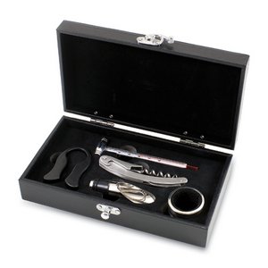 'Syrah' 5-Pc Wine Accessories Set, (Black) 